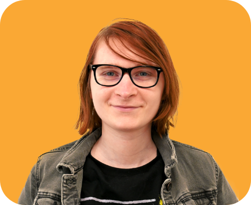 Portretfoto van Isabelle, lid van de activiteitencommissie.