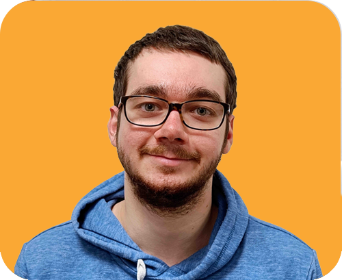 Portretfoto van Joey, lid van de activiteitencommissie.