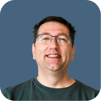 Portretfoto van Marco, lid van de mediëntenraad.